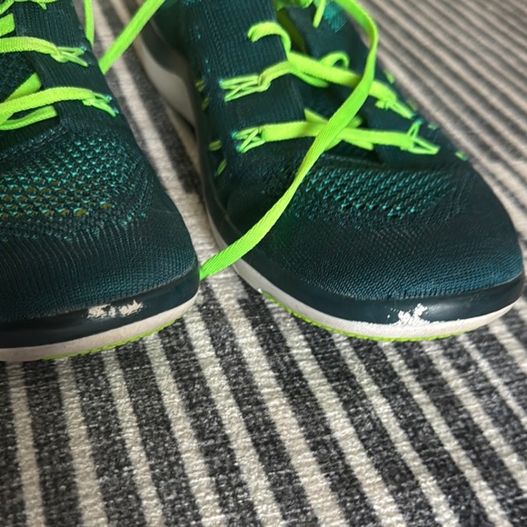 Nike Green and Blue Athletic Running Shoes - Picture 2 of 9